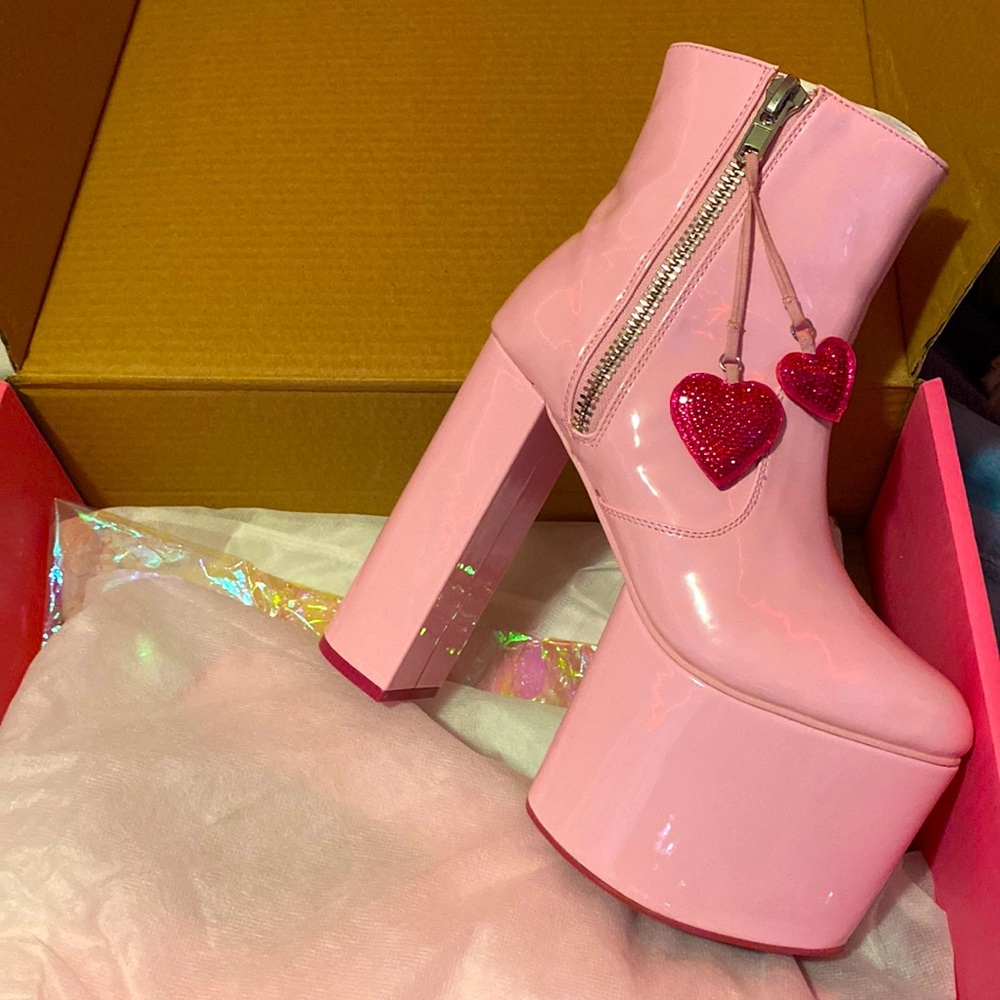 Sugar Thrillz Pretty heart stomper boots